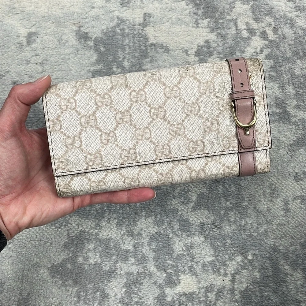 Gucci Continental Long Wallet Monogram GG Supreme Ivory Beige Belt Buckle Flap